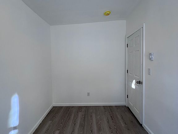4th image of 157 Chambers St APT 1