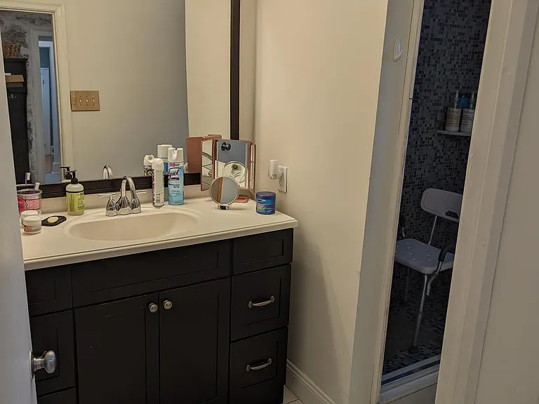 3504 Ainslie St — Photo 15