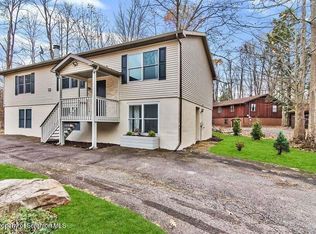 122 N Fairway Dr, Lake Ariel, PA 18436