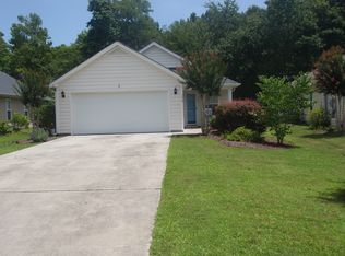 136 Red Bird Ln, Hampstead, NC 28443
