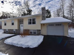 7 White Pine Ln, Saratoga Springs, NY 12866