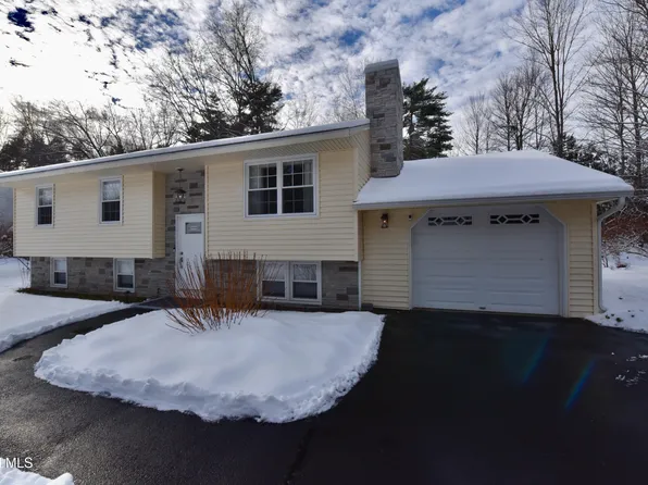 7 White Pine Lane, Saratoga Springs, NY 12866