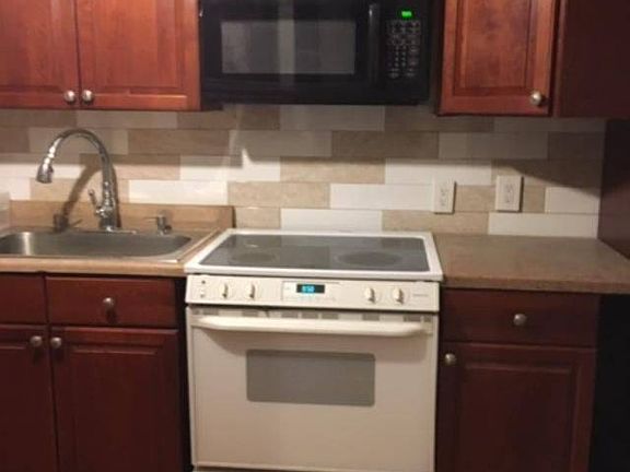 4th image of 307-309 Yetman Ave