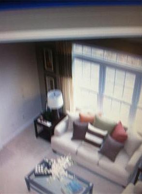 1st image of 4 Broadmoor Ln