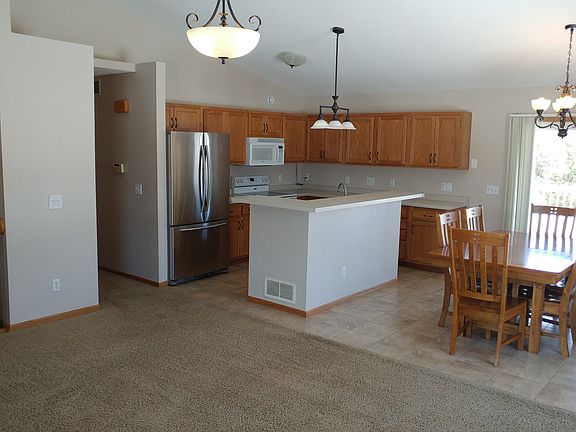 2nd image of 691 Willowbrook Dr NE