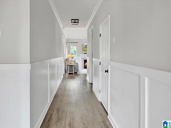 5th image of 150 Charlton Ln