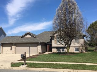 1271 Windsong Trl, Fairborn, OH 45324