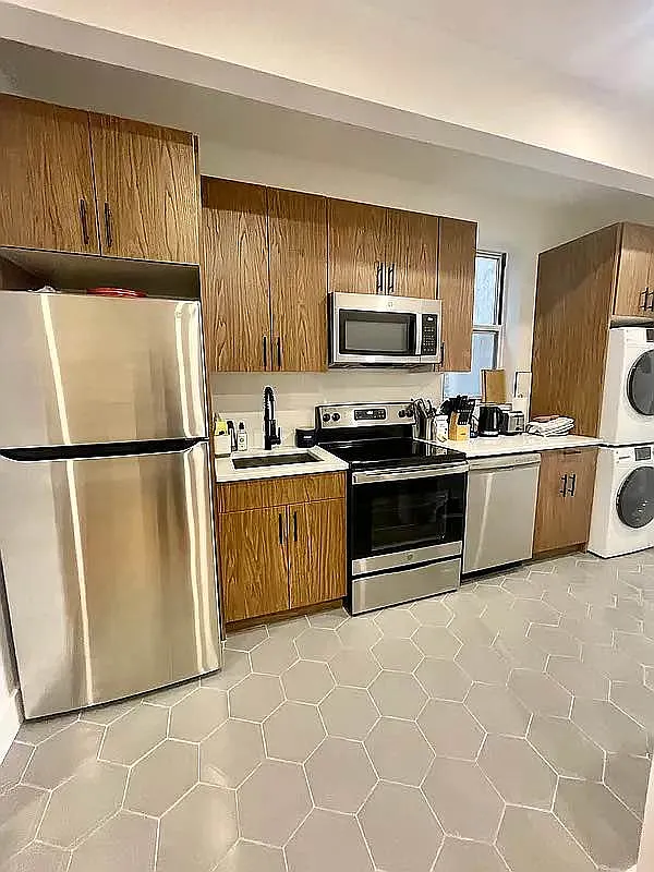 395 Stanhope Street — Photo 3