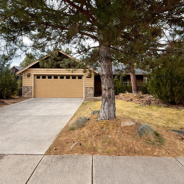 1st image of 60813 Sawtooth Mountain Ln