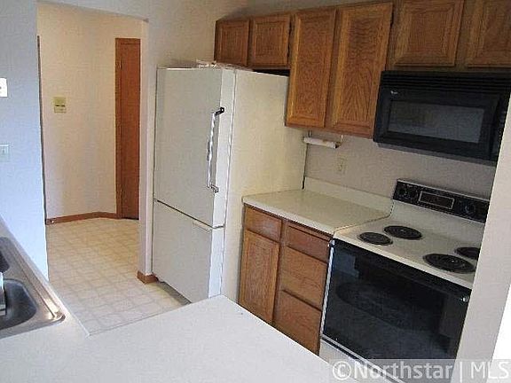 3rd image of 725 Larpenteur Avenue E