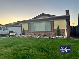 1258 W J St photo 1