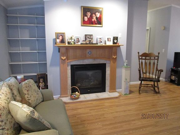 4th image of 402 Orchard Ct