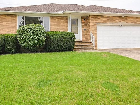 3rd image of 9659 Idlewood Dr