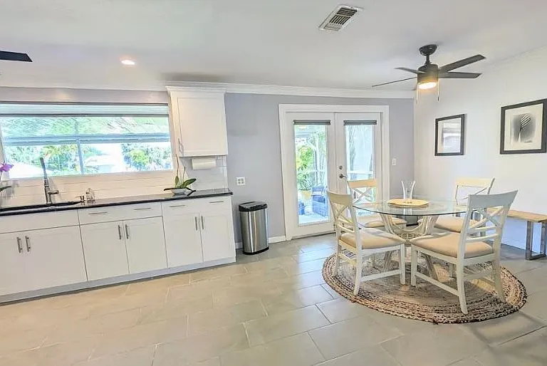 18686 Van Nuys Cir — Photo 4