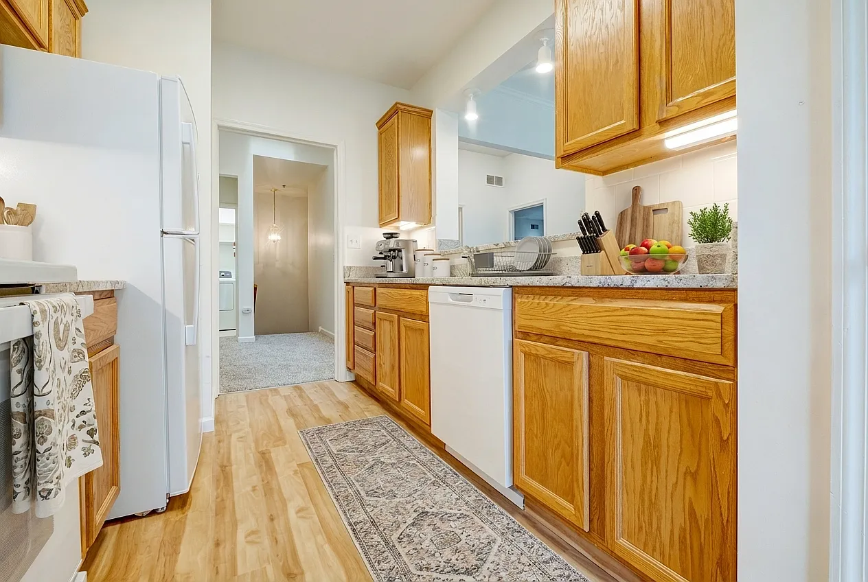 Westmount Apartments — Photo 2