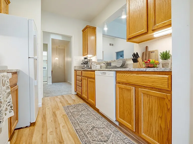 Westmount Apartments — Photo 2