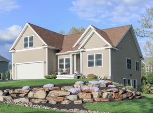 3 Powderhorn Dr, Pelham, NH 03076