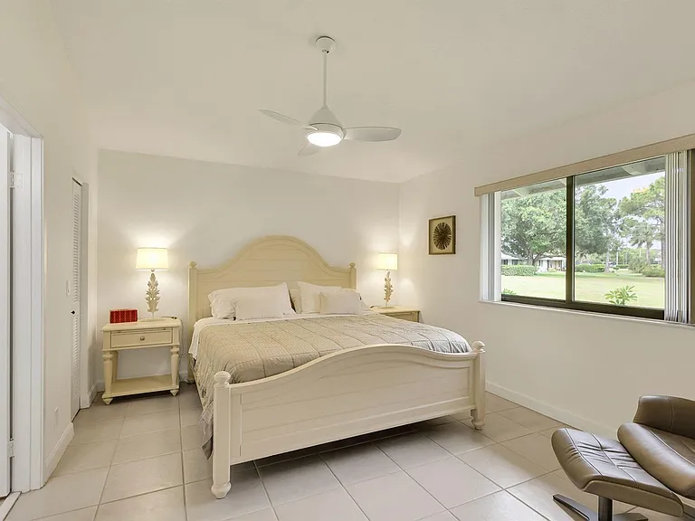 526 Club Dr — Photo 16