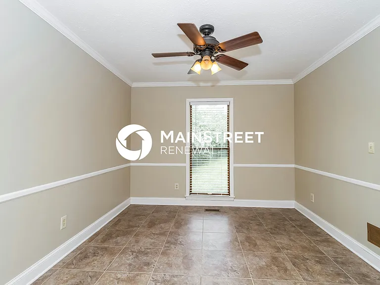 8105 Thornwood Rd — Photo 4