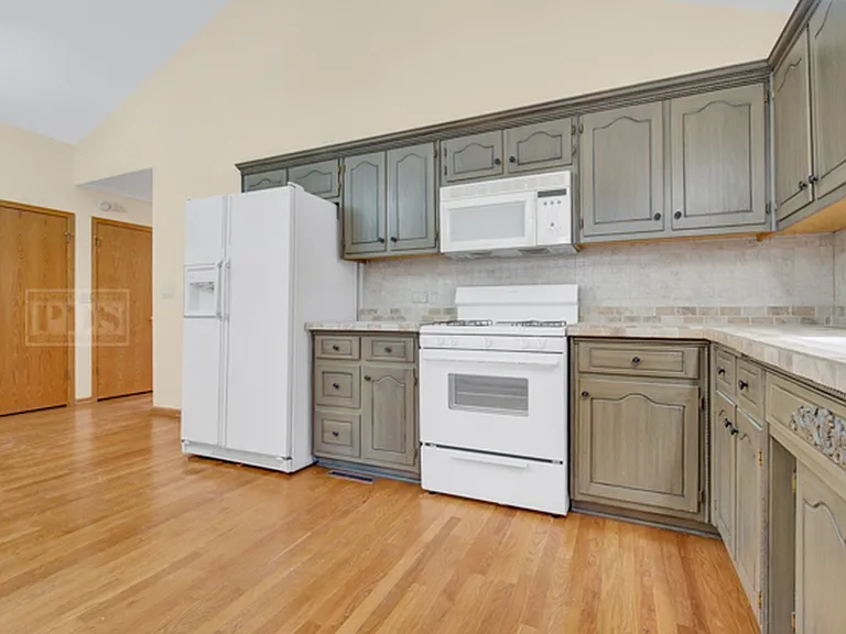 8414 S 82nd Ct — Photo 11