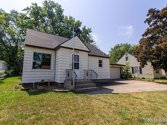 2nd image of 126 Garland St SE