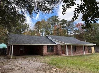 14613 Wolf Ridge Rd, Moss Point, MS 39562