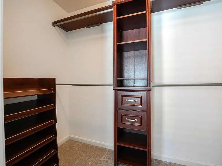 2608 S Kenmore Ct — Photo 30