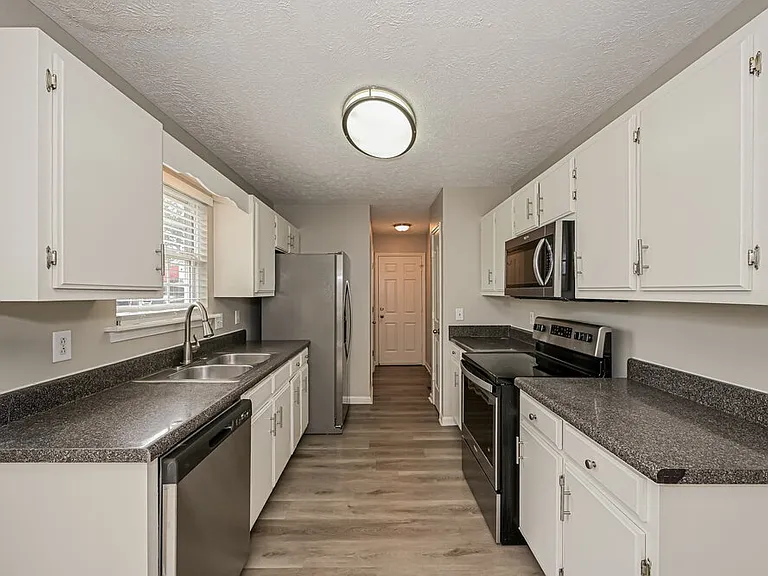 1711 Luton Dr — Photo 8