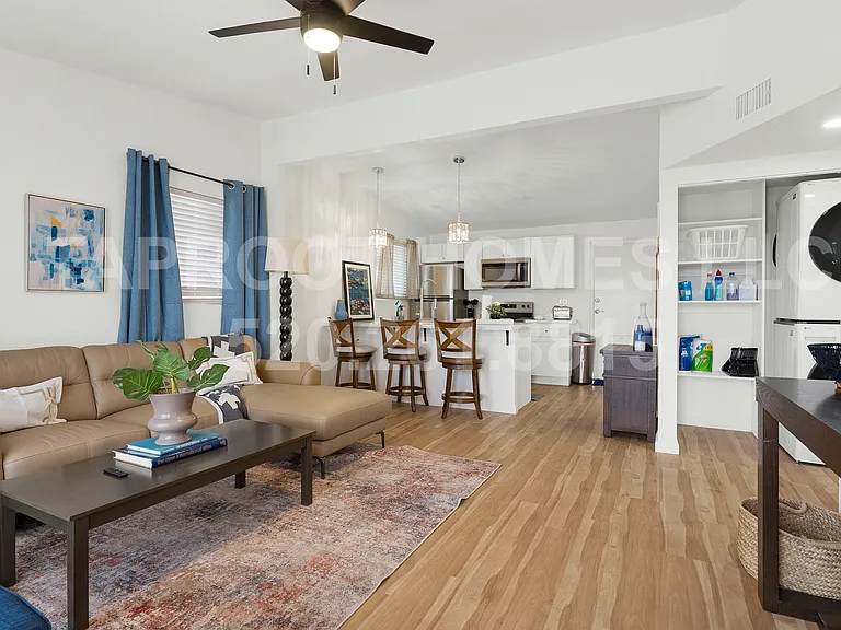 730 E Lester St #1 — Photo 3
