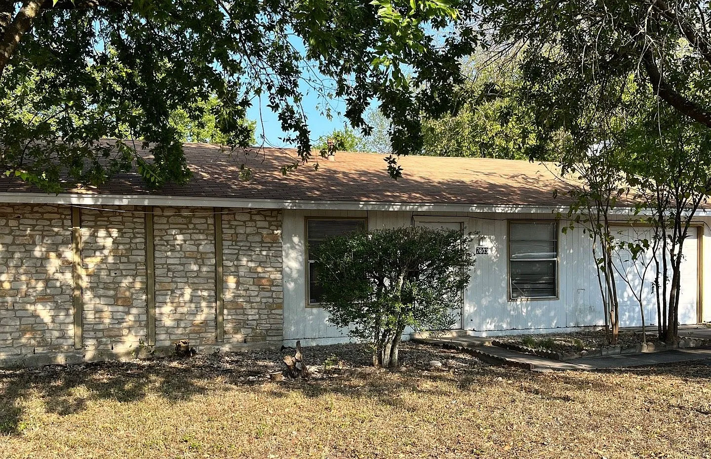 3 bed, 980 sqft, $1,100 — Photo 1