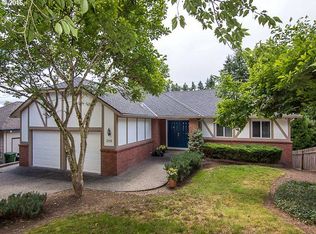 386 Livingood Ln, Lake Oswego, OR