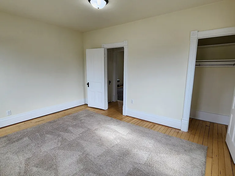 1002 E Main Street — Photo 5