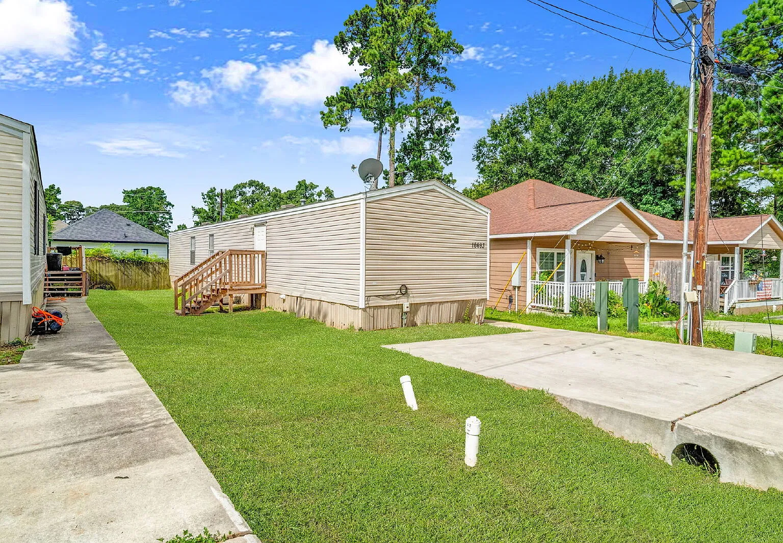 3 bed, 2.0 bath, 924 sqft, $1,150 — Photo 3