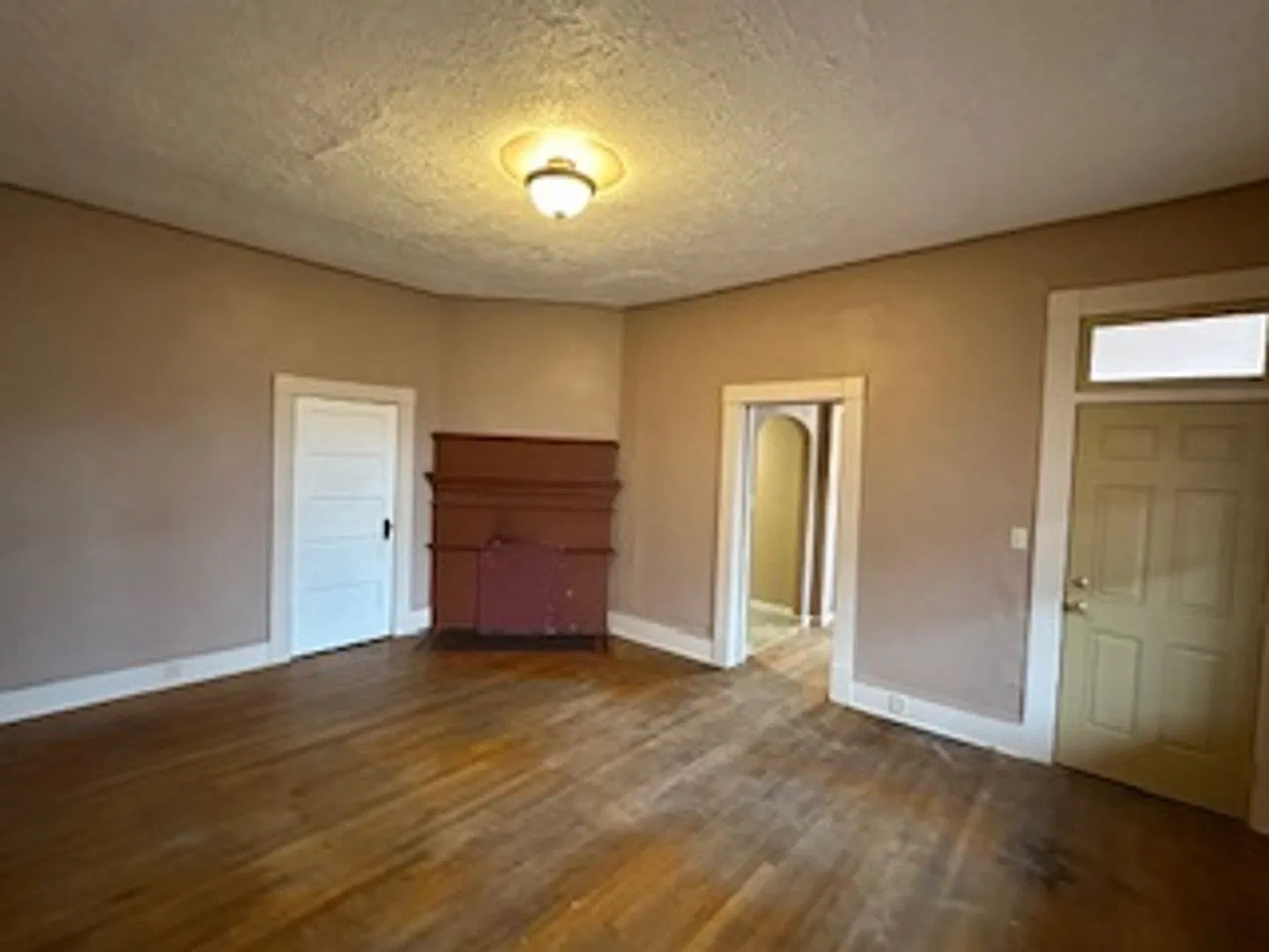 1 bedroom/ 1 bath unit in 7 plex — Photo 2