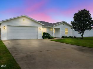 794 Graysen Ln, Defuniak Springs, FL 32435