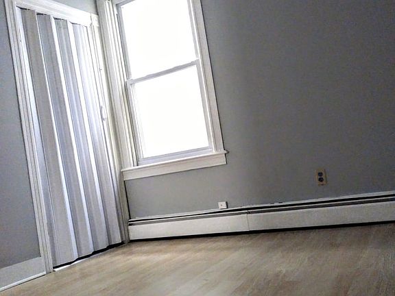 5th image of 45 Thornley St #2