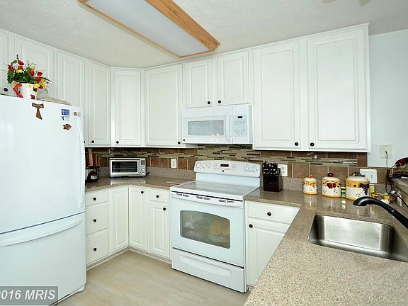 4th image of 315 Willrich Cir Unit 315L