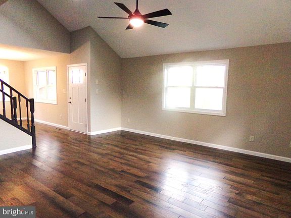 4th image of 114 Woodys Pl