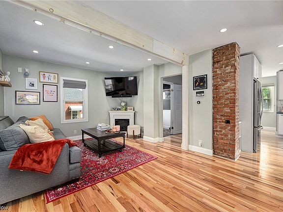 5th image of 4015 W 222nd St