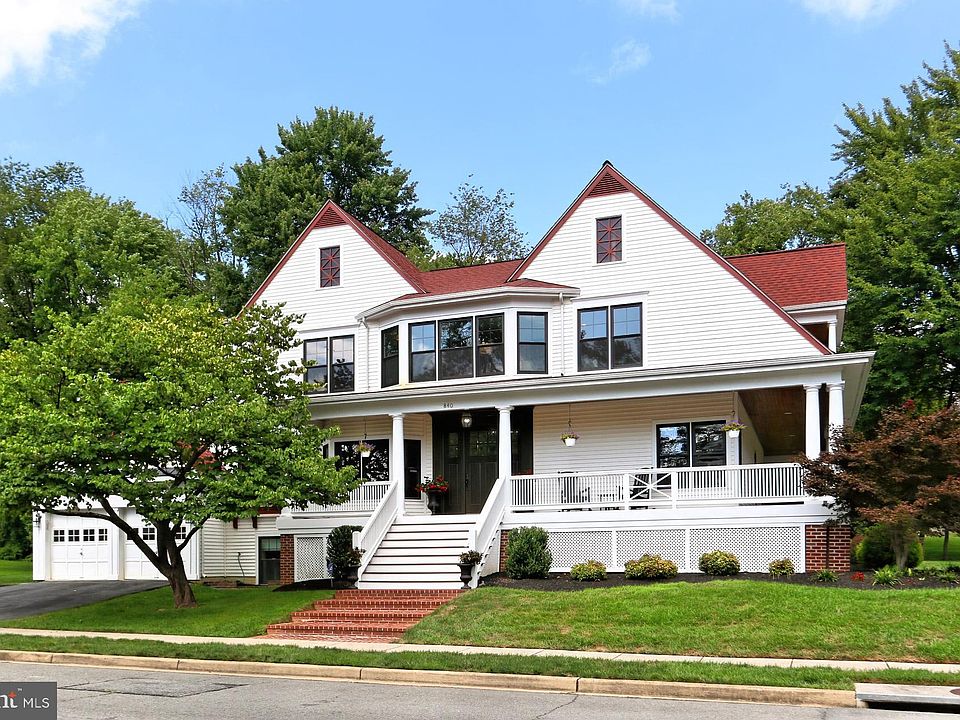 1st image of 840 Glyndon St SE