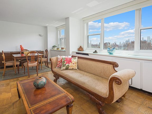 2nd image of 61 7th Ave #16R