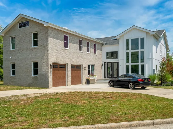 2 Beaver Dr, Egg Harbor Township, NJ 08234