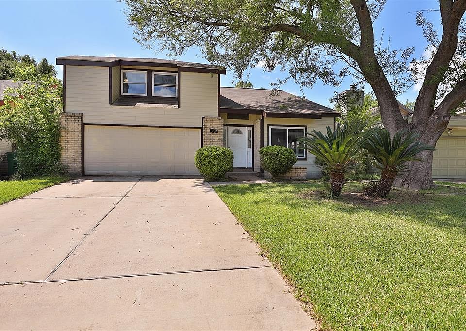 1st image of 7606 Hollow Glen Ln
