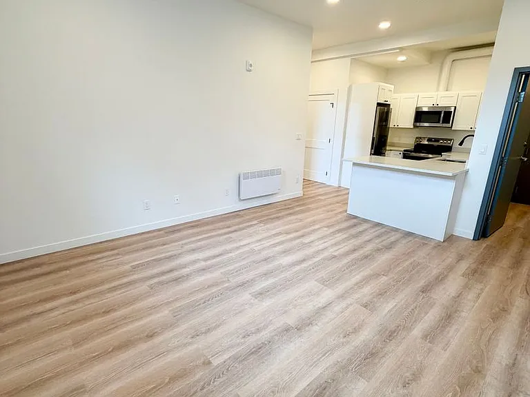 1223 W Nickerson St — Photo 10