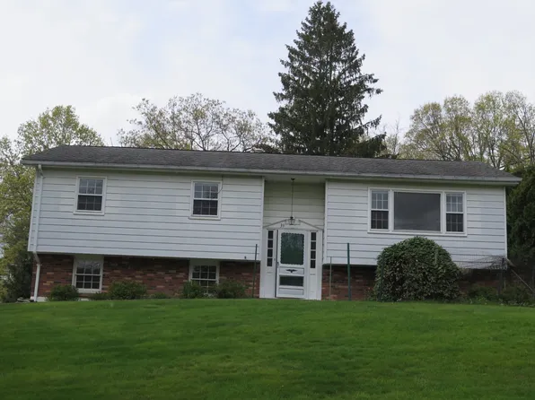 39 Sunset Ter, Highland Mills, NY 10930