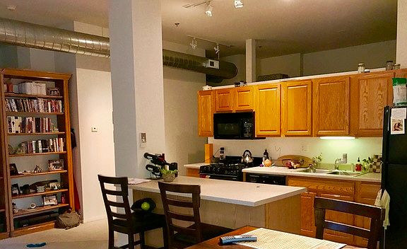 5th image of 1000 E 53rd St Unit 212