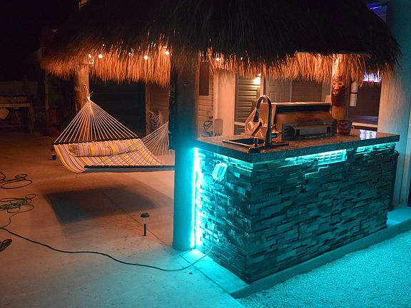 Dockside Kitchen/Tiki