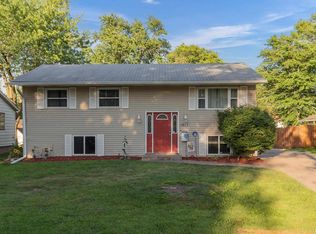 1617 13th St, Silvis, IL 61282