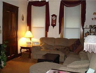 4th image of 210 Hedges St