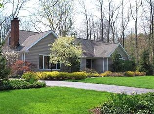 260 Meadowhill Ln, Moreland Hills, OH 44022